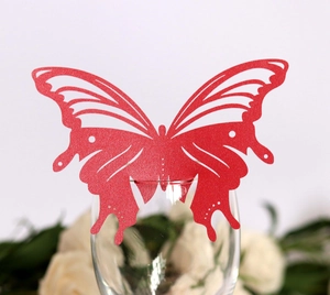 Cartes papillon rouges évidées au laser pour verres à vin et décorations de mariage