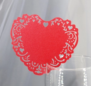 Heart Shape Laser Cut Hollow-out Pearlescent Paper Place Cards For Wine Glass Wedding Decoration Party Favors Elegant Table Decor