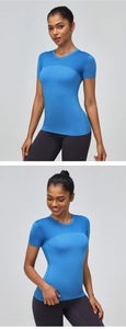 Vue détaillée du t-shirt de compression bleu vif respirant pour la course et le yoga fitness