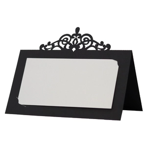 Élégante carte de table de mariage noire découpée au laser avec insert blanc pour noms