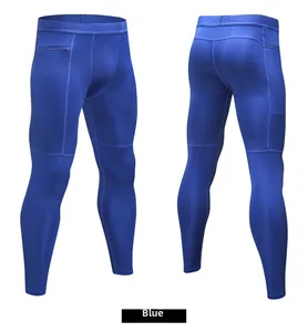 Dettaglio dei pantaloni a compressione blu da uomo con tasche a zip e cuciture