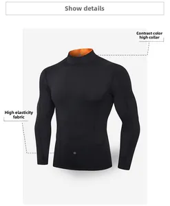 Vue détaillée du col montant contrasté et du tissu élastique sur t-shirt de compression