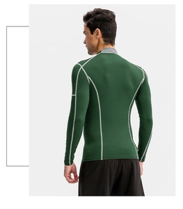 Détails des coutures ergonomiques et du tissu de compression au dos du haut de sport pour hommes