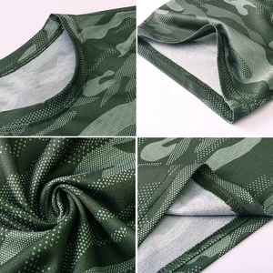 T-shirt de sport camouflage pour homme en tissu mesh respirant à séchage rapide