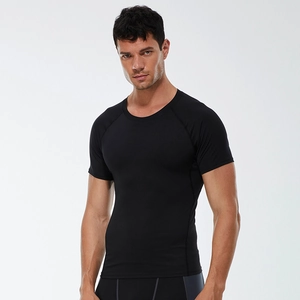 Men's quick-dry black compression sport t-shirt with slim fit for running and gym