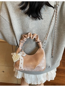Chic pleated handbag in milk tea beige with metal chain and heart pearl charm