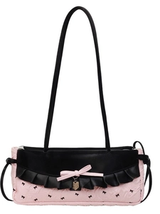 Sac à épaule matelassé rose avec nœuds noirs et volants pour un style chic coquette