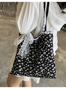 Sac fourre-tout en toile à fleurs avec nœud en dentelle blanche et bordure pour l'été