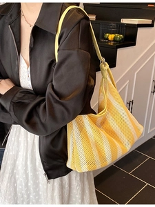 Gelb und weiß gestreifte Mesh-Tragetasche für Damen mit Schulterriemen aus Leder und viel Platz