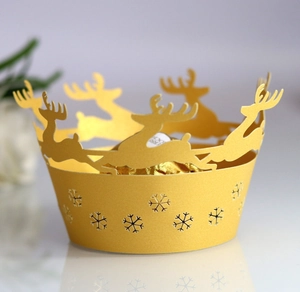 Caissette à cupcake de Noël dorée découpée au laser avec rennes et flocons de neige