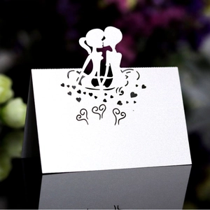 Laser Cut Wedding Place Cards Heart Kissing Couple Silhouette Table Name Cards For Marriage Anniversary Party Artificial Pearl Paper