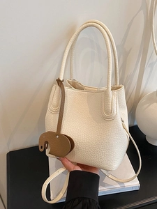 Sac Seau pour Femmes en Cuir PU Motif Litchi Avec Charme d'éléphant Sac à Bandoulière Tendance pour Tenues Quotidiennes