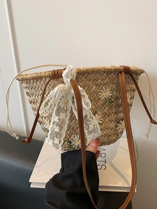 Women's Summer Straw Woven Bucket Bag Daisy Embroidered Handwoven Shoulder Bag With Lace Bowknot Seaside Vacation Beach Bag