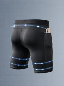 Detalle de los pantalones cortos de compresión gris oscuro con bolsillo para móvil