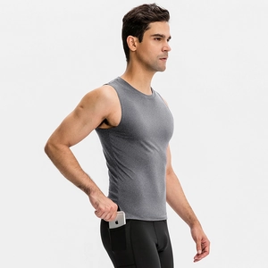 Men's breathable quick-dry grey fitness vest and black compression shorts with side pocket