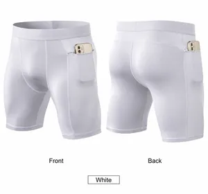 Detalle de pantalones cortos de compresión blancos para hombre con bolsillo para teléfono