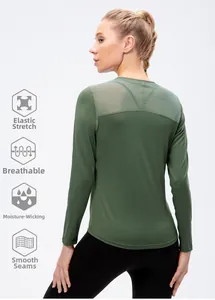 Gros plan du haut de yoga vert armée avec mesh respirant et coutures plates lisses