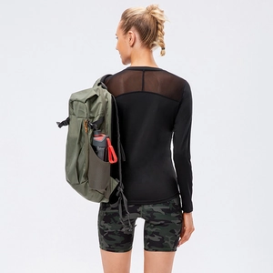 Haut de sport manches longues en mesh pour femme avec short de cyclisme camouflage