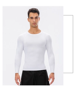Détail du t-shirt de compression blanc pour homme avec manches raglan et tissu séchage rapide