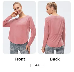 Vista anteriore e posteriore della maglia da yoga rosa a maniche lunghe traspirante