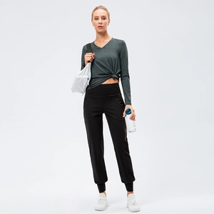 Ensemble haut de yoga à manches longues col en V et pantalon de sport taille haute gris foncé