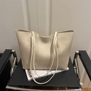Women Vintage PU Leather Tote Bag Large Capacity Urban Minimalist Shoulder Bag Solid Color Commuter Handbag With Stitching