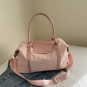 Sac de Voyage Grande Capacité pour Femmes Simple en Cuir PU Plissé Sac à Épaule Léger Fitness Handbag Avec Longue Bandoulière