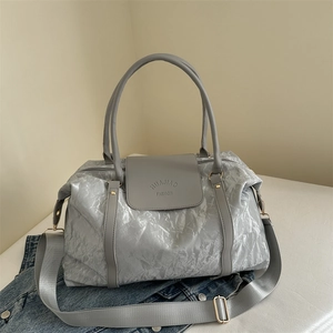 Sac de Voyage en Nylon Grande Capacité pour Femmes Hommes Texture Plissée Métallique Imperméable Sac à Bandoulière