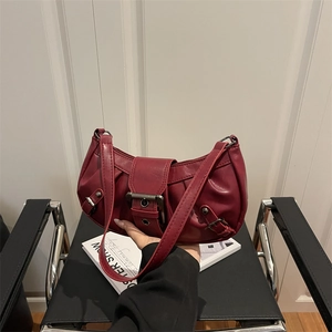 Französische Minimalistische Retro Schulter Achseltasche Für Damen Große Kapazität PU Leder Falten Mode Hobo Tasche Mit Metallschnalle