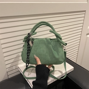 Women Vintage PU Leather Shoulder Bag Pleated Cloud Bag Design Large Capacity Crossbody Handbag With Heart Pendant For Daily