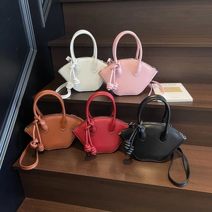 Sac à Main Femme en Cuir PU Forme Coquille Couleur Unie Avec Détail de Nœud Bandoulière Amovible Sac Bandoulière Élégant