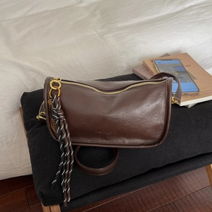 Retro PU Leather Shoulder Bag For Women Fashion Crossbody Square Bag With Pendant Casual Tote Daily Shopping Handbag