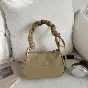 Elegante borsa a spalla plissettata kaki con fiocco argento e manico stile hobo