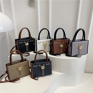 Large tote bags with chain decor and lychee pattern in six colors for commuting