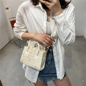 Sac à main tendance en paille pour femmes avec broderie marguerite et bandoulière amovible
