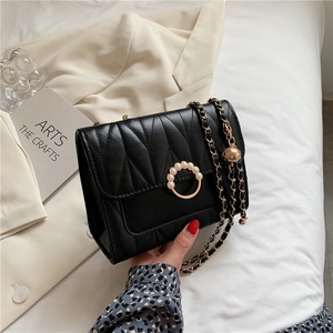 Petit Sac Carré Rétro en Cuir PU Matelassé pour Femmes Avec Boucle en Künstliche Perles Chaîne Dorée Élégante Sac Bandoulière