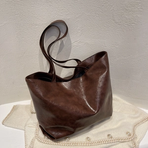 Sac Fourre-tout Femme Grande Capacité Rétro en Cuir PU Minimaliste Décontracté Sac à Épaule Couleur Unie Sac à Main Travail