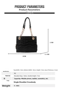 Detail of stone pattern small square bag with 18x14x5.5cm dimensions and chain strap
