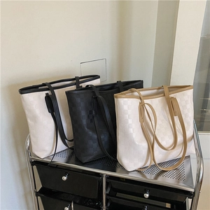 Minimalist large capacity checkered tote bag for women in white, black and brown colors