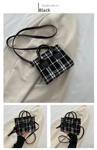 Gros plan du sac en tweed à carreaux noir et blanc avec poignée en cuir et bandoulière