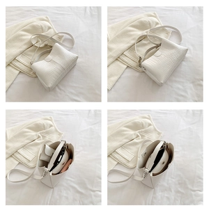 Détails du sac blanc motif crocodile avec pochette intérieure zippée amovible