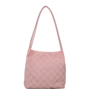 Grand sac cabas rose avec texture à damier minimaliste et doubles bandoulières