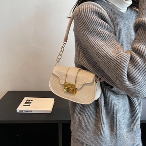 Chic beige crocodile texture crossbody bag with gold square clasp and chain strap