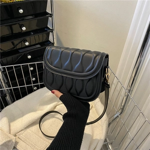 Vintage Quilted PU Leather Shoulder Bag For Women Solid Color Flap Crossbody Bag With Gold Hardware Daily Fashion Underarm Bag