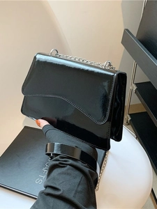 Women Wave Edge Flap Shoulder Bag PU Glossy Patent Look Crossbody Bag Silver Chain Strap Fashion Commute Small Square Bag