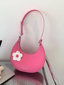 Sac à Bandoulière Demi-Lune en Cuir PU pour Femmes Avec Pendentif Fleur Sac sous le Bras Minimaliste Hobo Bag Mode Quotidienne