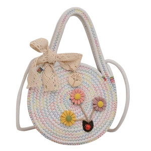Sac à main rond en paille pour enfant avec coutures arc-en-ciel et fleurs en tissu