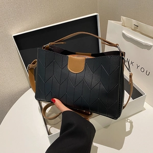 Women Chevron Quilted PU Leather Shoulder Bag Urban Minimalist Underarm Tote Bag With Adjustable Strap Color Block Handbag