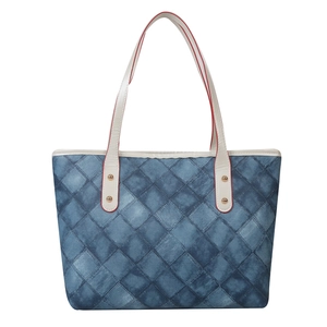 Grand sac cabas avec motif matelassé en jean bleu et lanières en cuir blanc cassé