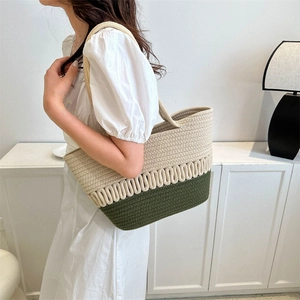 Sac à bandoulière évidé en coton tissé français beige et vert olive pour vacances à la plage